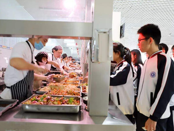 食堂承包：怎么注重食品安全，吃上放心飯菜？